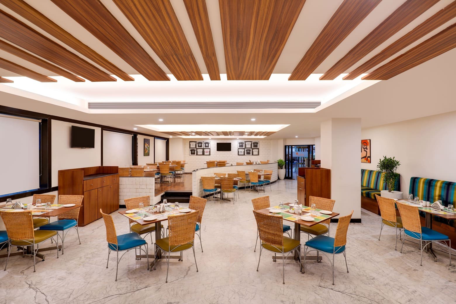 Indore hotels with game room